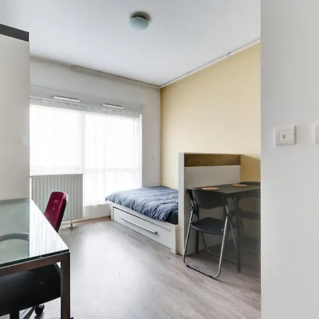 27 - Le Lokup - Wifi - Proche Tram * Реймс